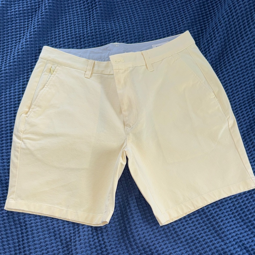 Bonobos Pale Yellow Stretch 7” Chino Shorts 2.0
